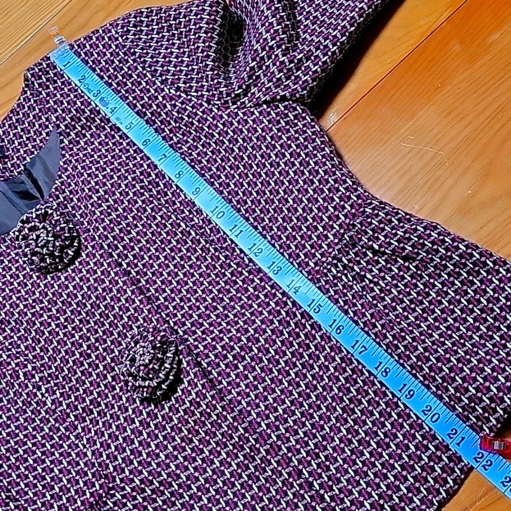 Feminine Tweed Blazer - Picture 9 of 10